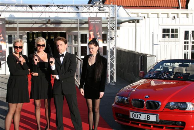 James Bond book lansering 19 maj 2008   i Stenungsundbaden Yacht club  av Bond f�rfattaren Sebastian Faulks ny bok  "I dj�vulens tj�nst"  
