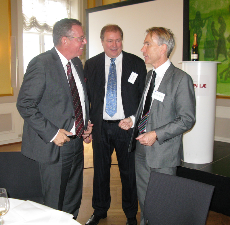   Jeffrey Scott Aston Martin Allan &nbsp;Eimert James Bond Sweden Nybro  