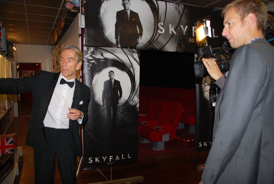 James Bond and fotograf Brynjar Wider�e 