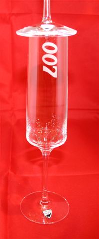 007 Design Collection Dry Martini, Champagneglass from James Bond 007 Museum and Gunnar Sch�fer.