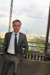 James Bond Gunnar Sch�fer from James Bond 007 Museum Nybro Sweden in Eiffel Tower