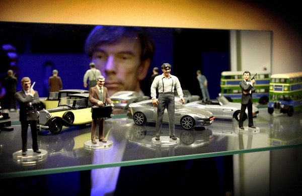 Gunnar Sch�fers Bond-museum �r fyllt med memorabilia och souvenirer fr�n James Bond-filmerna