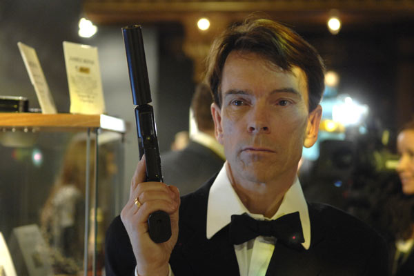 Guldm�ssan drog s�klart dit en James Bond  kopia  Gunnar James Bond Sch�fer i Goldfair m�ssan p� Berns med i action