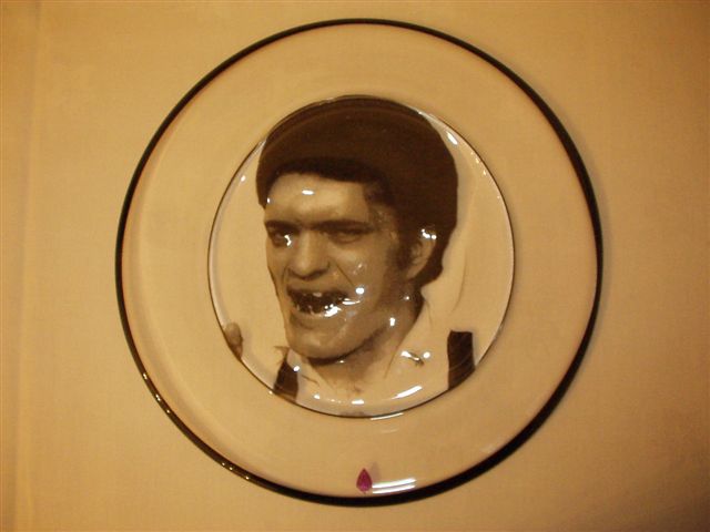 Jaws plate in gral gift from 007 Museum in Sweden 21/11-2004